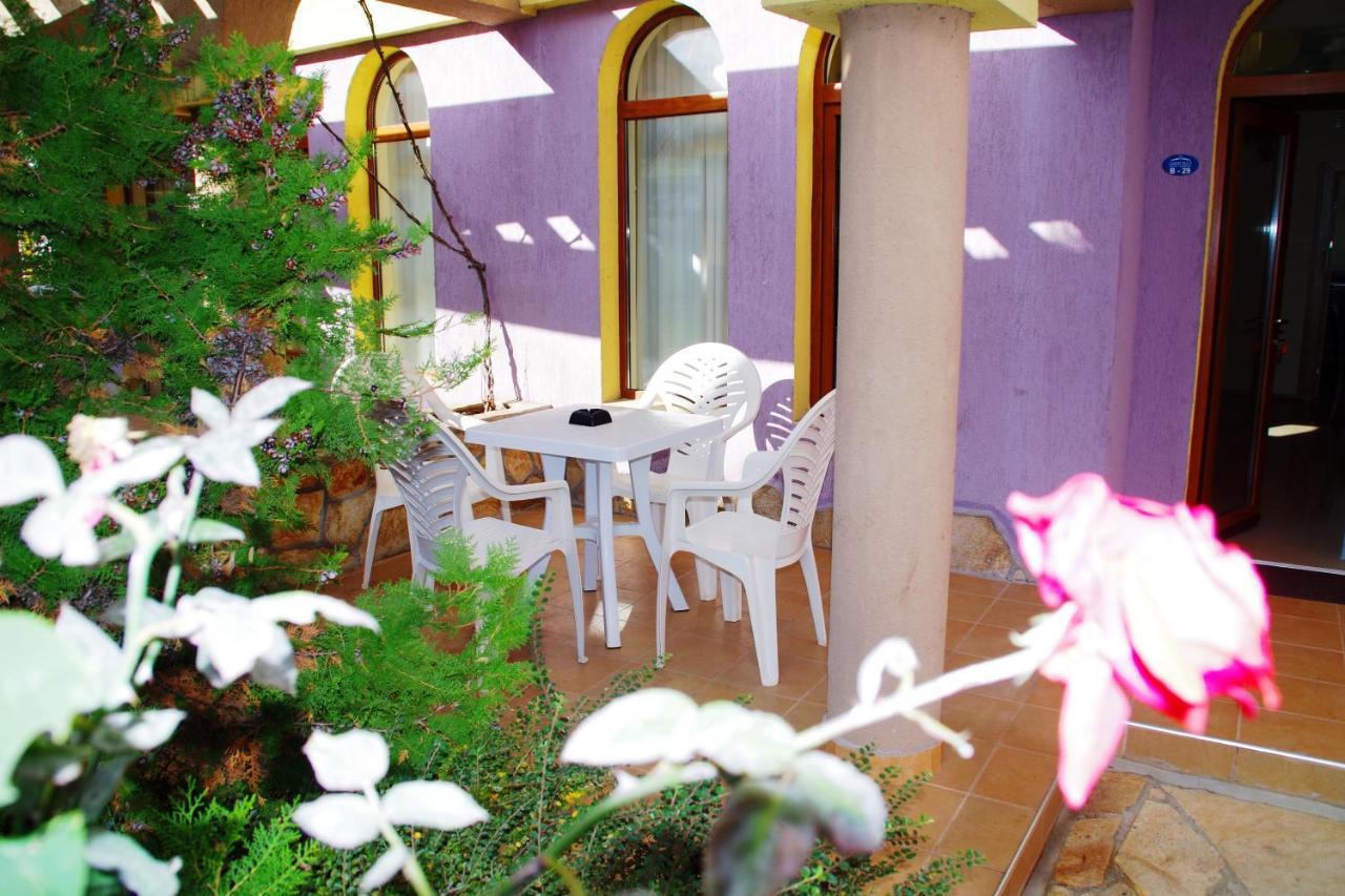 Azura Garden Apartments チェルノモレツ エクステリア 写真