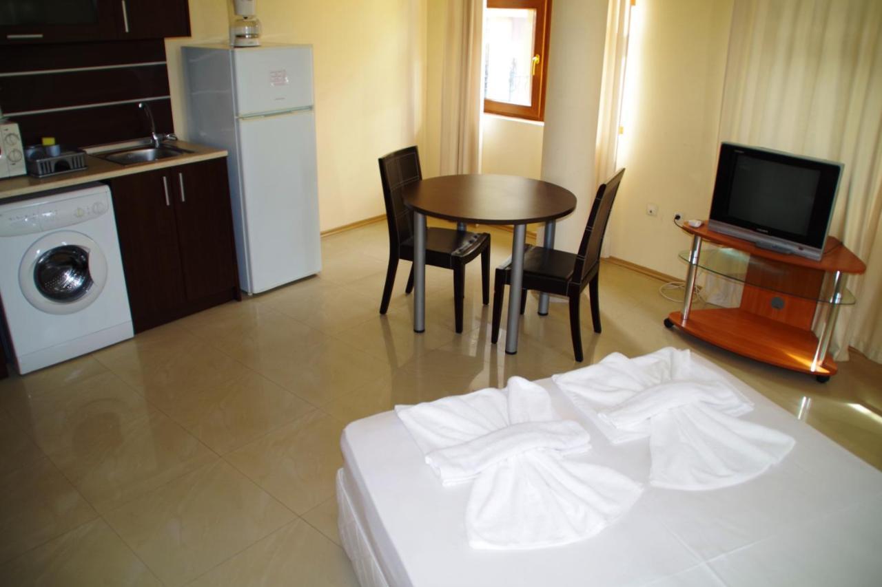 Azura Garden Apartments チェルノモレツ エクステリア 写真
